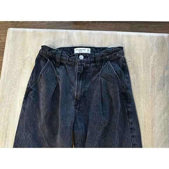 Abercrombie The Loose High Rise Jeans in Black W/ Pleats Size 24 SHORT - Picture 3 of 9